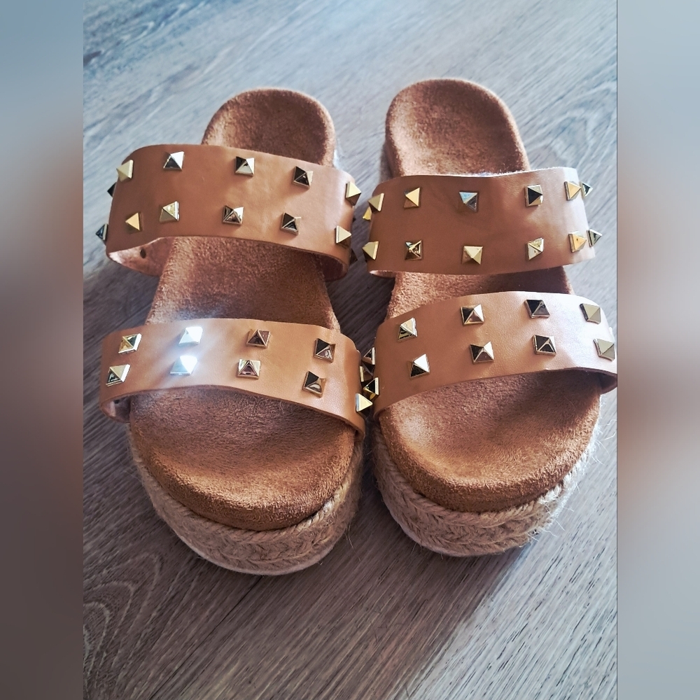 Steve Madden Brown Studded Platform Sandals